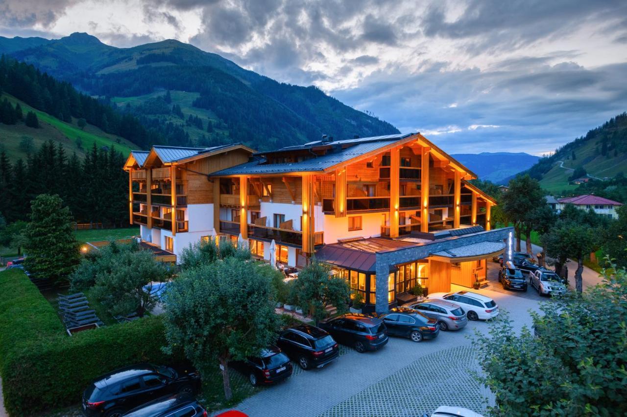 Hotel Alpina เราริส ภายนอก รูปภาพ