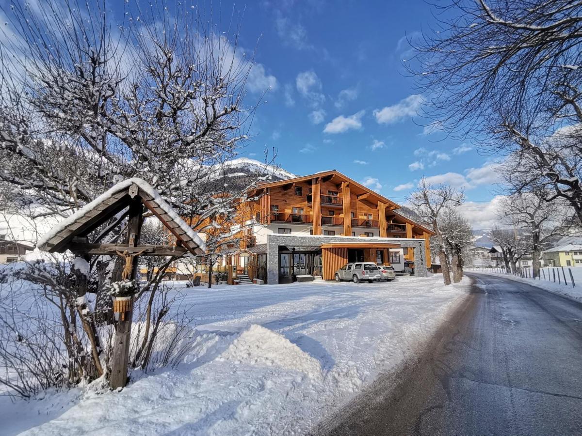 Hotel Alpina เราริส ภายนอก รูปภาพ