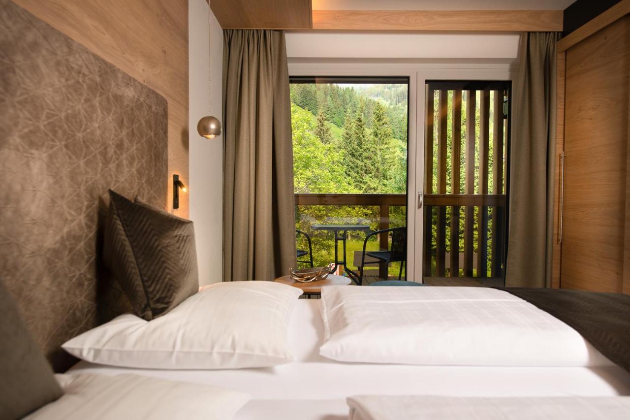 Hotel Alpina เราริส ภายนอก รูปภาพ