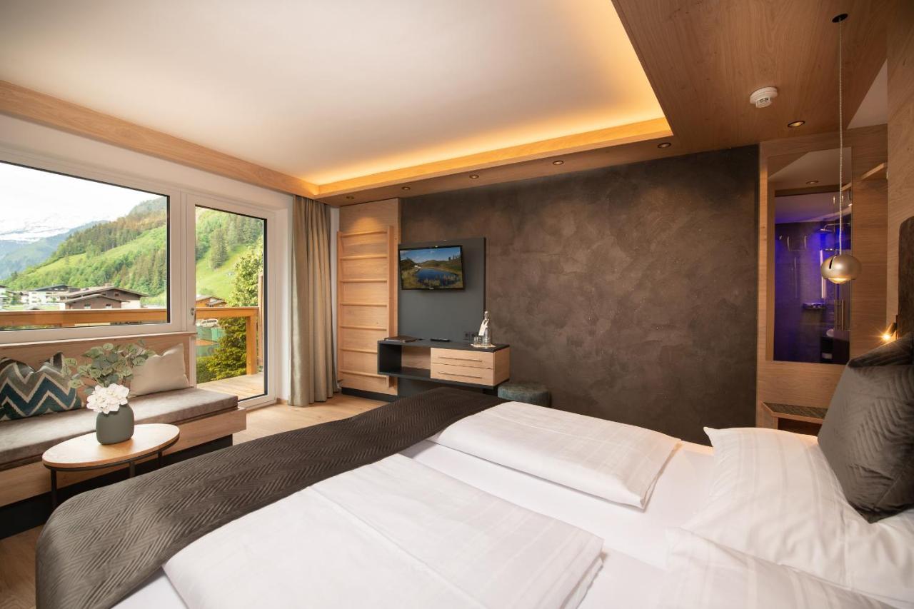 Hotel Alpina เราริส ภายนอก รูปภาพ