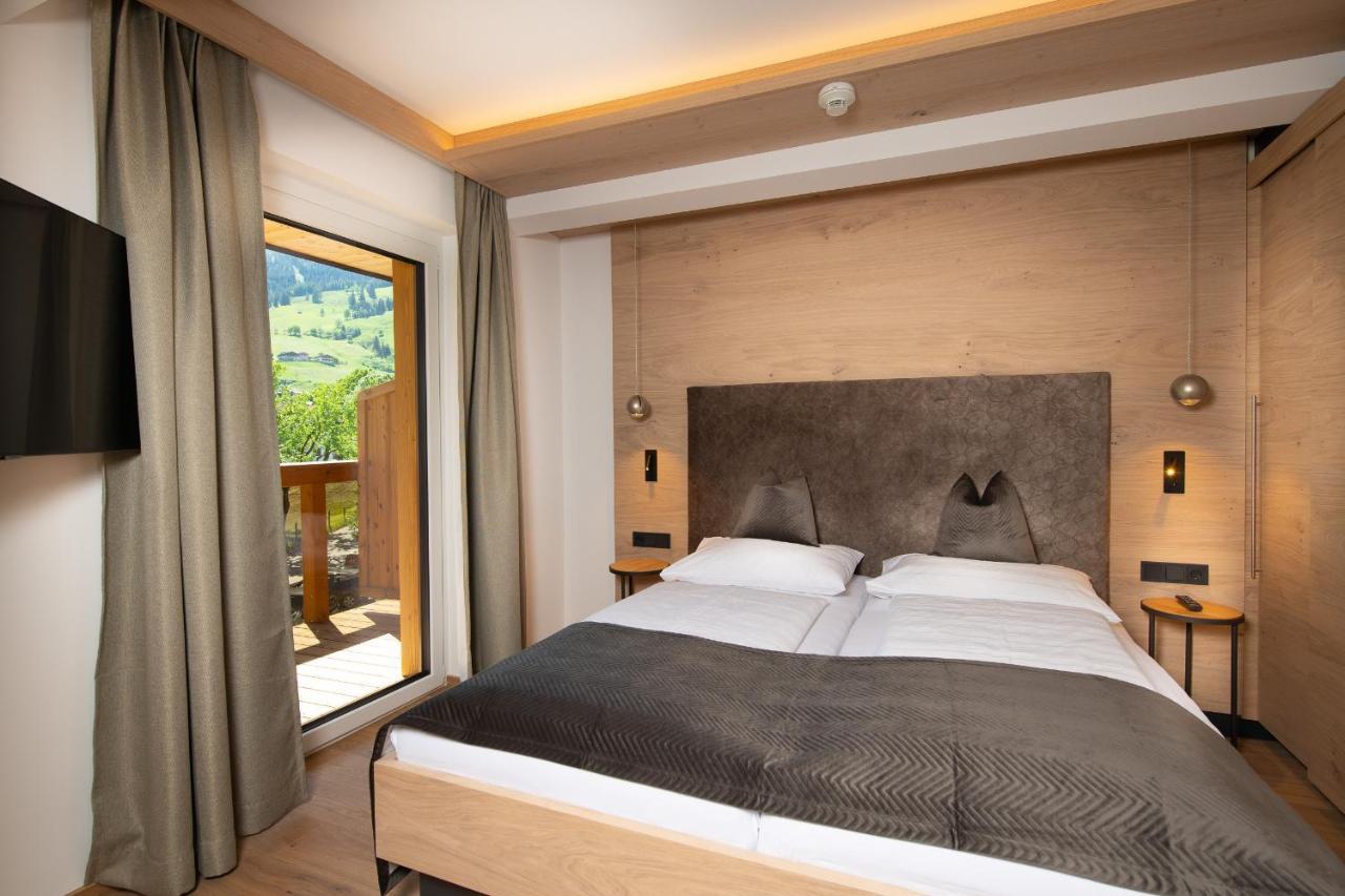 Hotel Alpina เราริส ภายนอก รูปภาพ