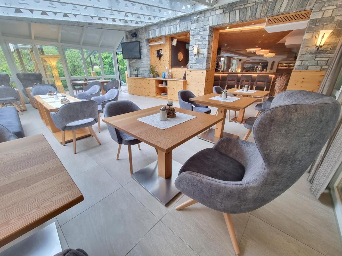 Hotel Alpina เราริส ภายนอก รูปภาพ