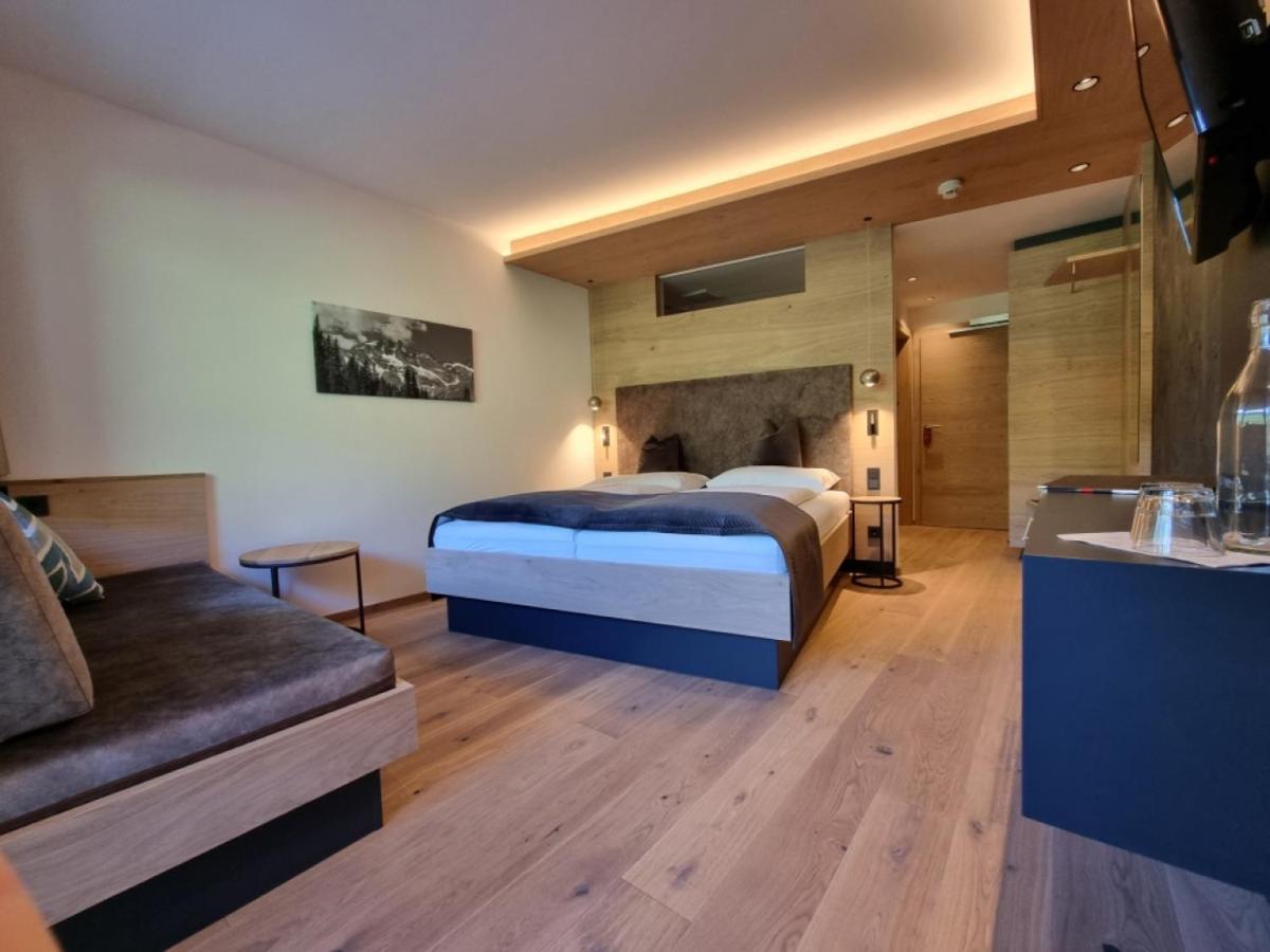 Hotel Alpina เราริส ภายนอก รูปภาพ