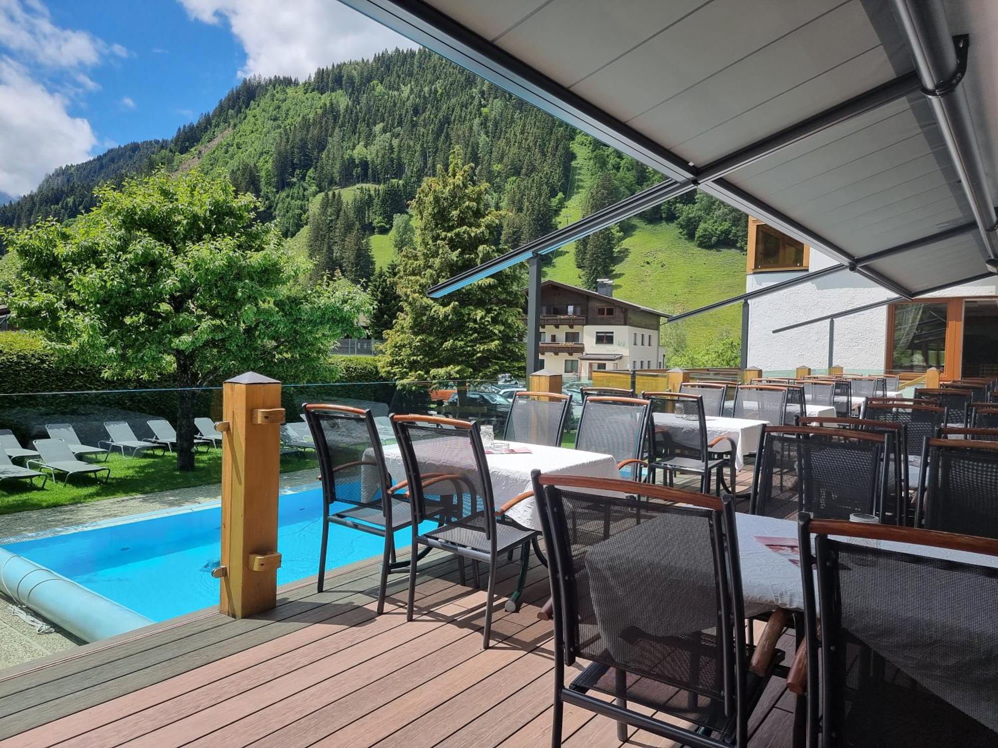 Hotel Alpina เราริส ภายนอก รูปภาพ