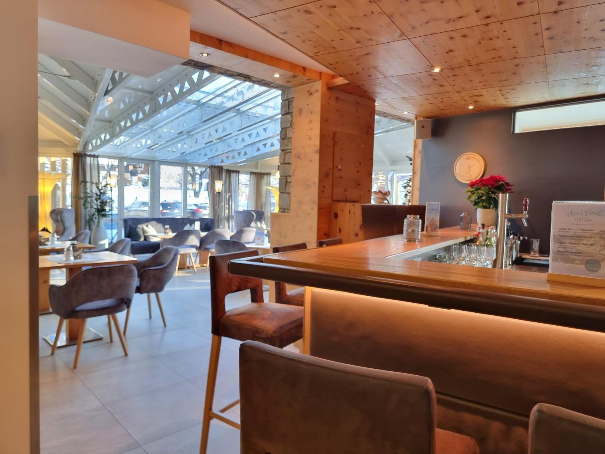 Hotel Alpina เราริส ภายนอก รูปภาพ