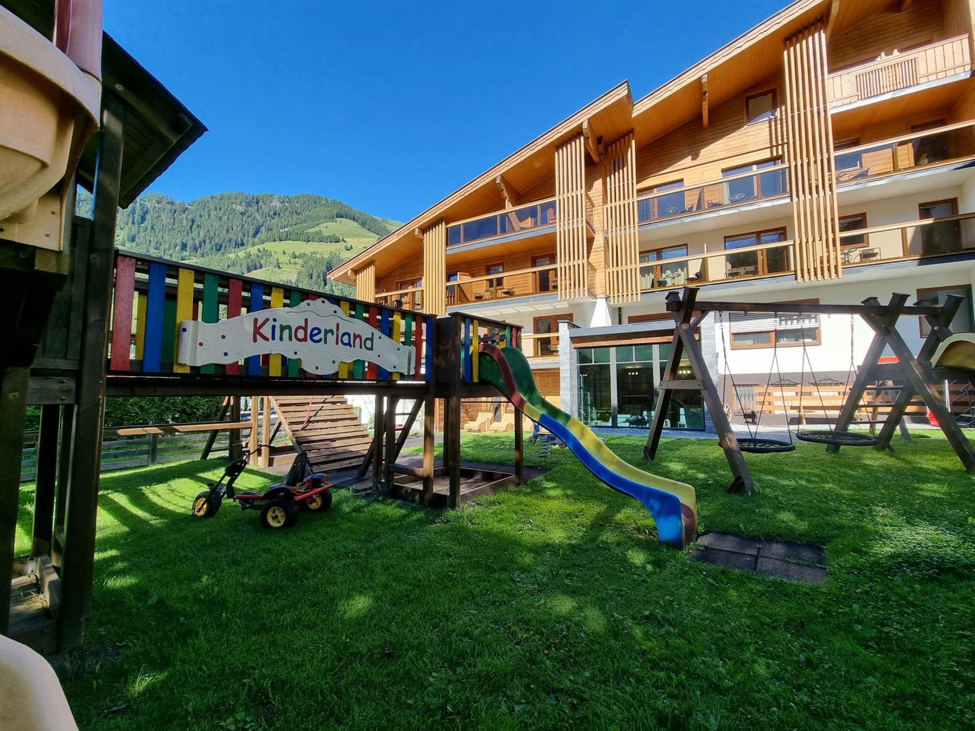 Hotel Alpina เราริส ภายนอก รูปภาพ
