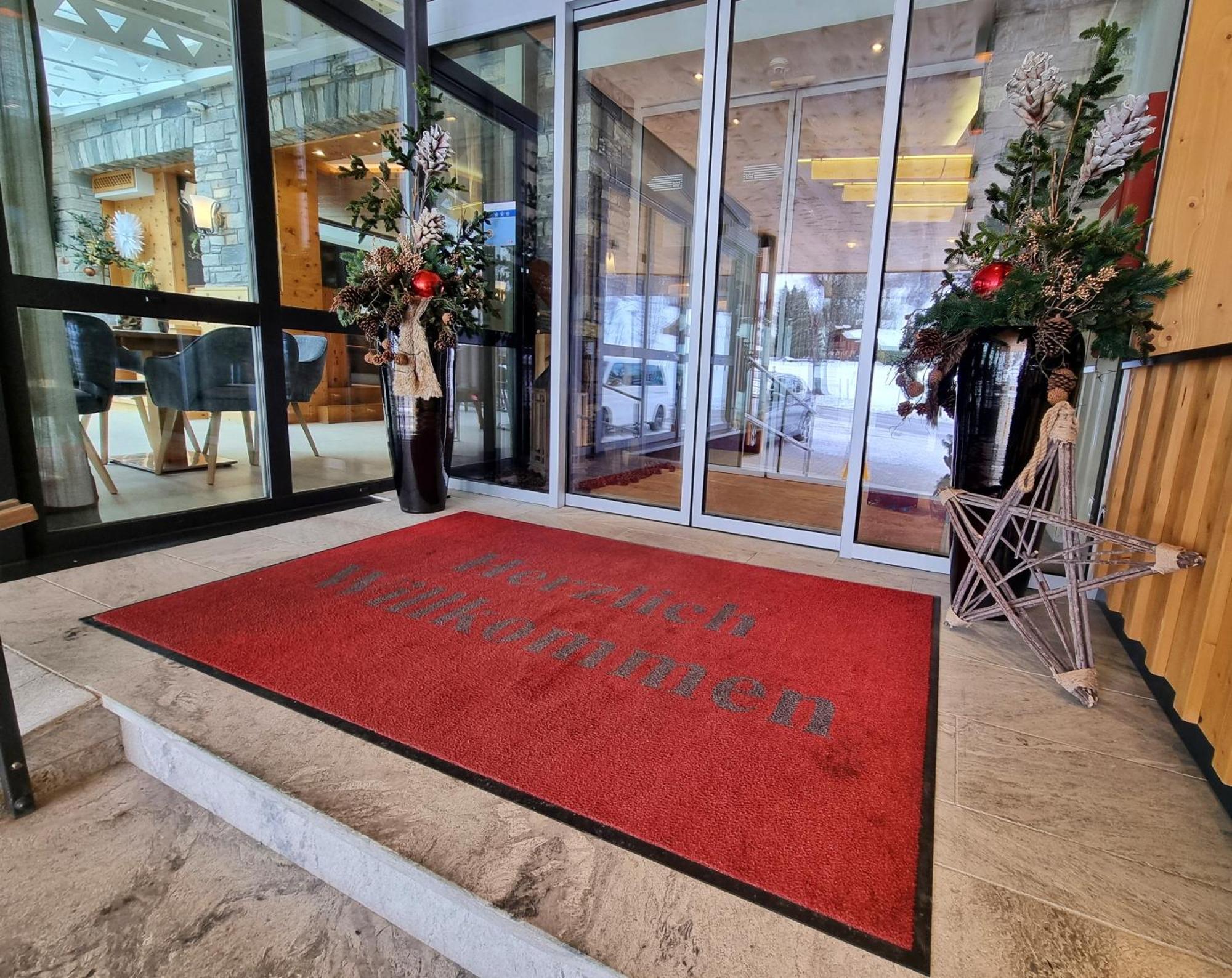 Hotel Alpina เราริส ภายนอก รูปภาพ