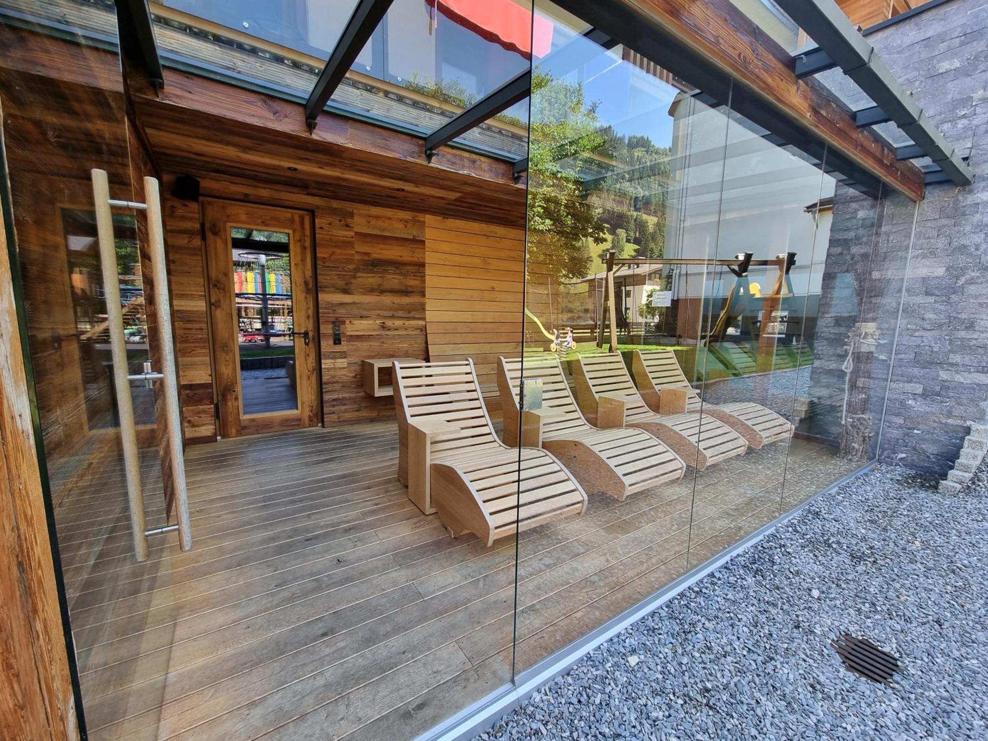 Hotel Alpina เราริส ภายนอก รูปภาพ